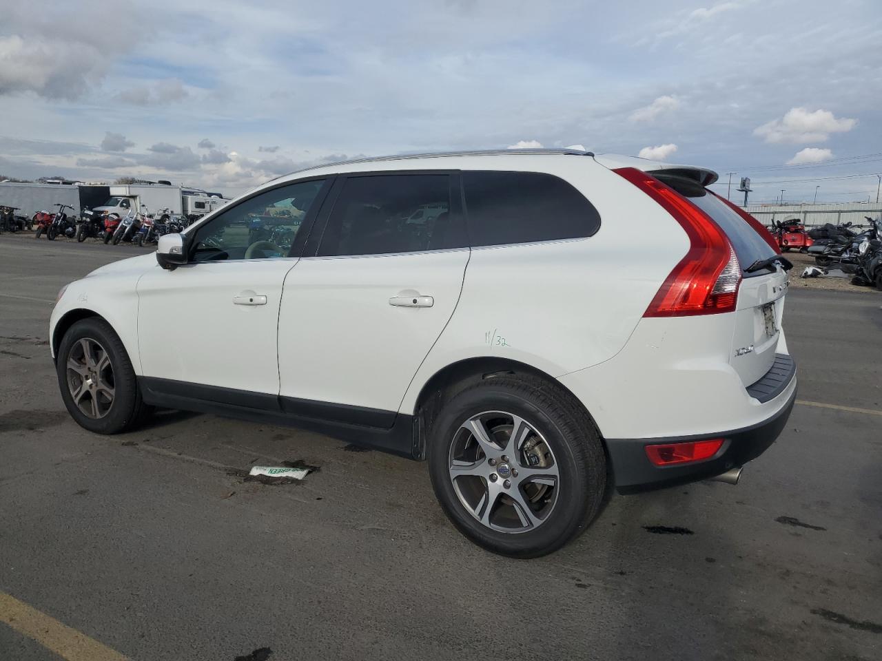 Volvo XC60 T6 Image 3