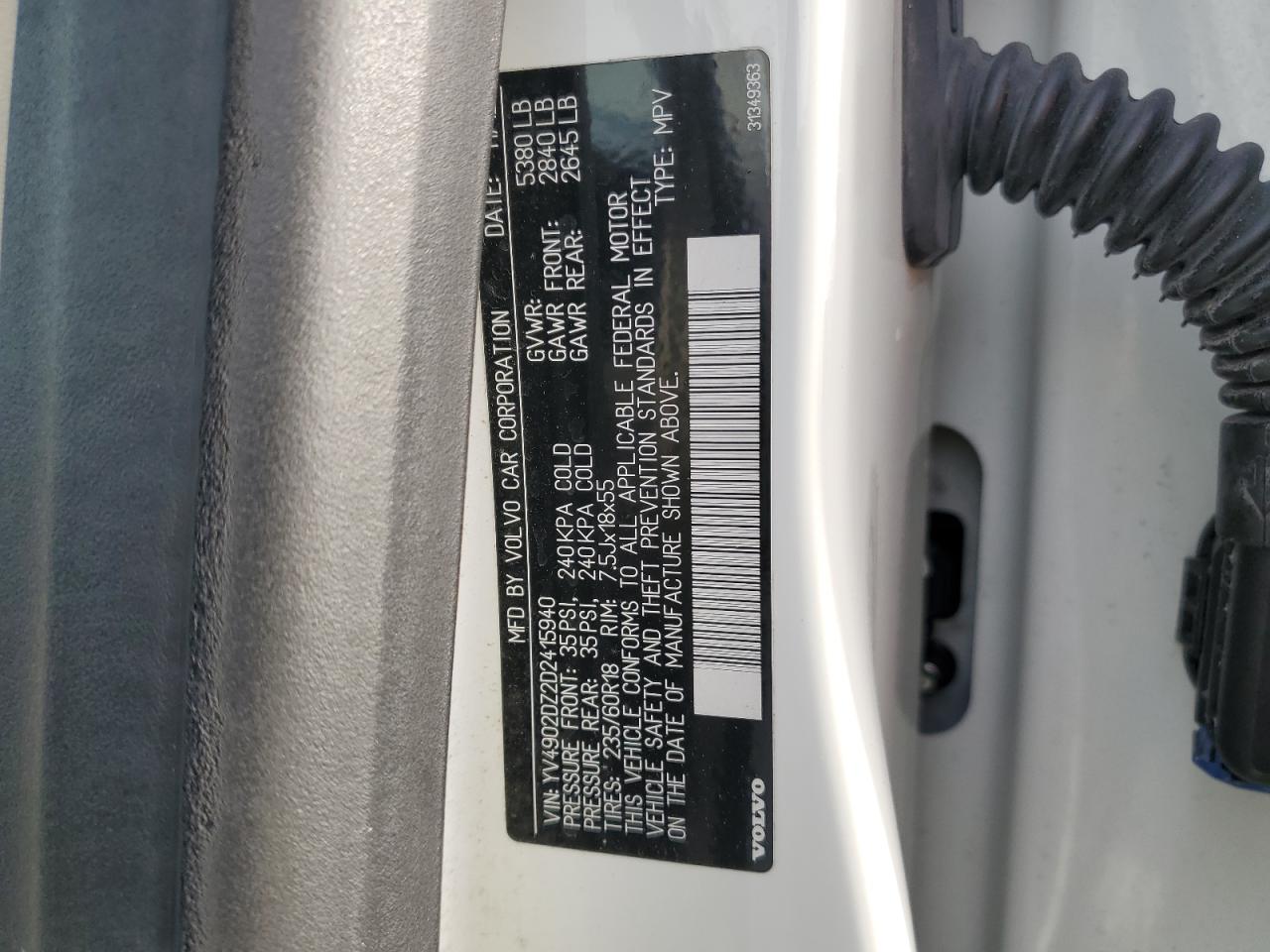 Volvo XC60 T6 Image 11