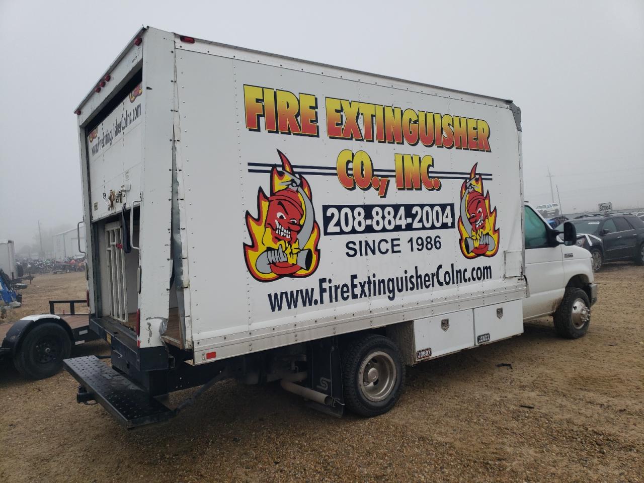 Ford E-350 E350 Super Duty Cutaway Van Image 3