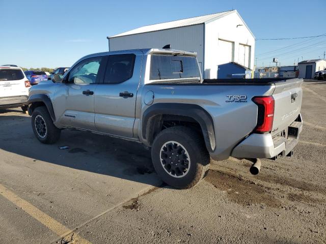 Toyota Tacoma Double Cab Image 3