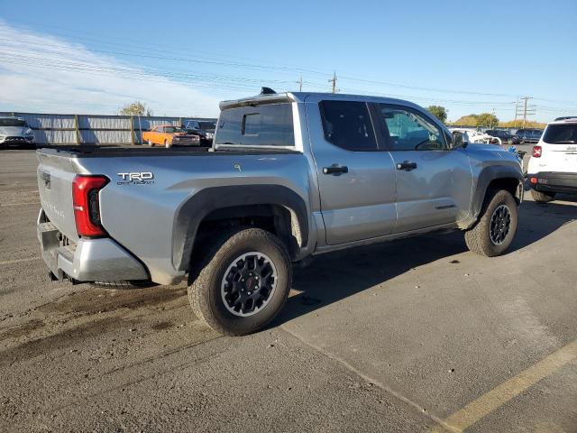 Toyota Tacoma Double Cab Image 4