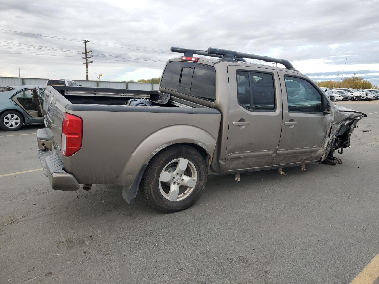 Nissan Frontier Crew Cab Le Image 5