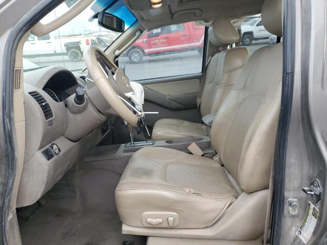 Nissan Frontier Crew Cab Le Image 2