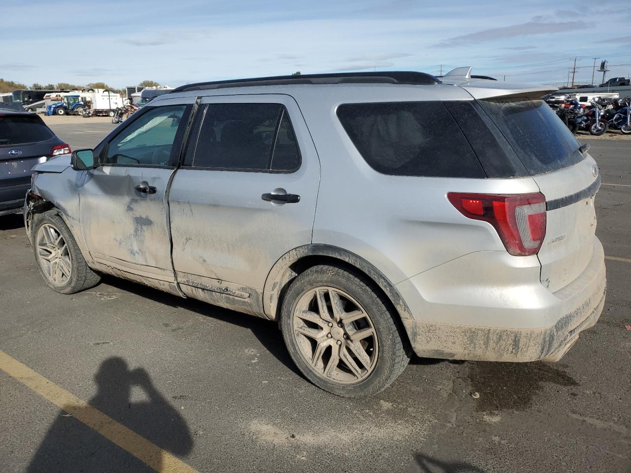 Ford Explorer Sport Image 2