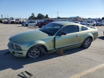  Salvage Ford Mustang