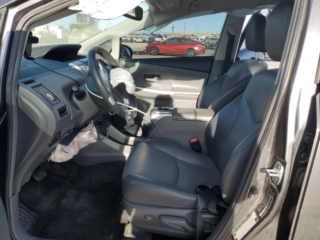 Toyota Prius Image 12