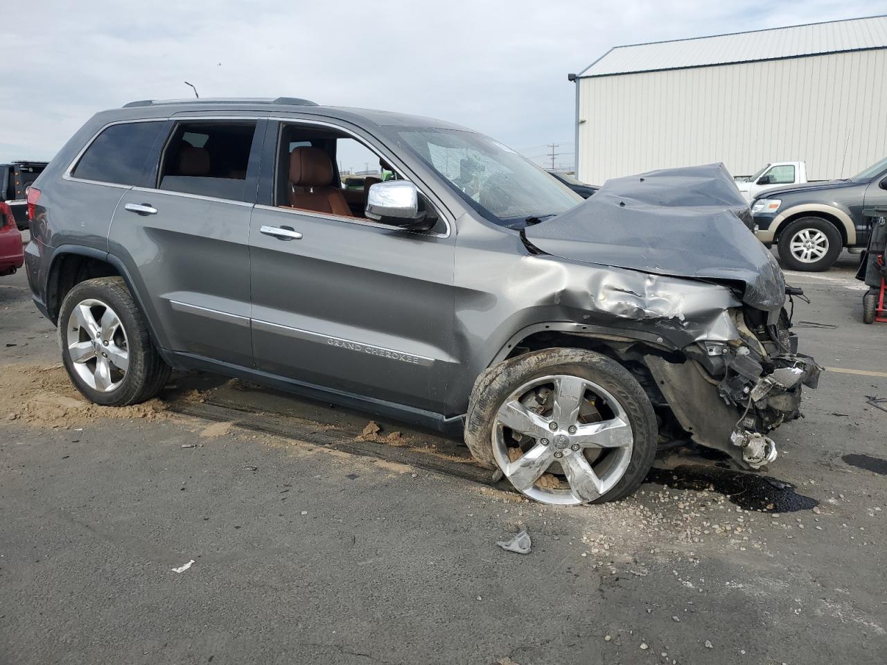 Jeep Grand Cherokee Overland Image 8
