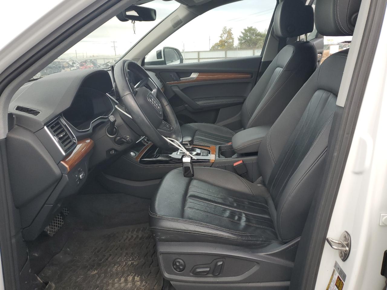 Audi Q5 Premium Plus 45 Image 2