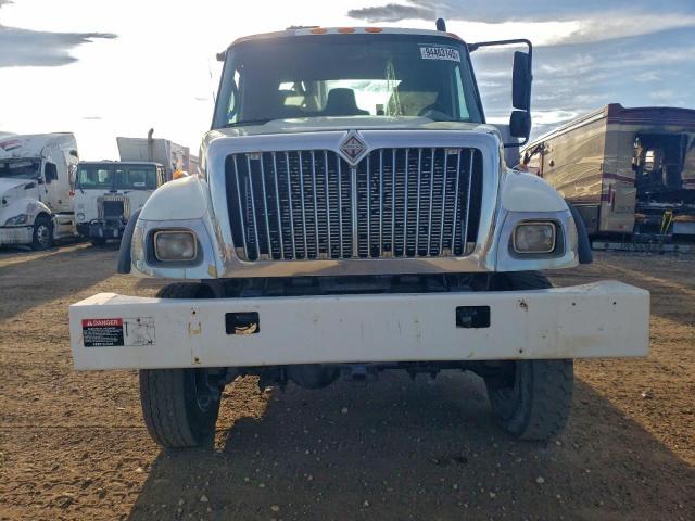 International 7000 7400 7400 Image 5