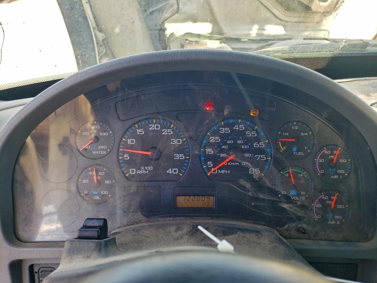 International 7000 7400 7400 Image 10