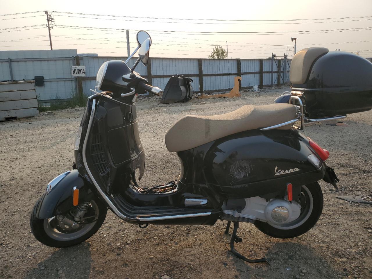 Vespa Scooter 250 Image 4