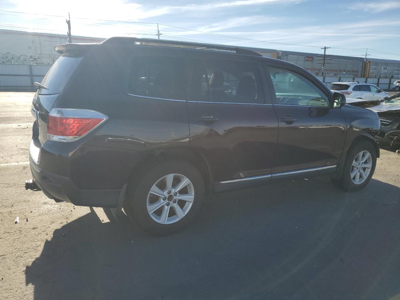 Toyota Highlander Base Image 2