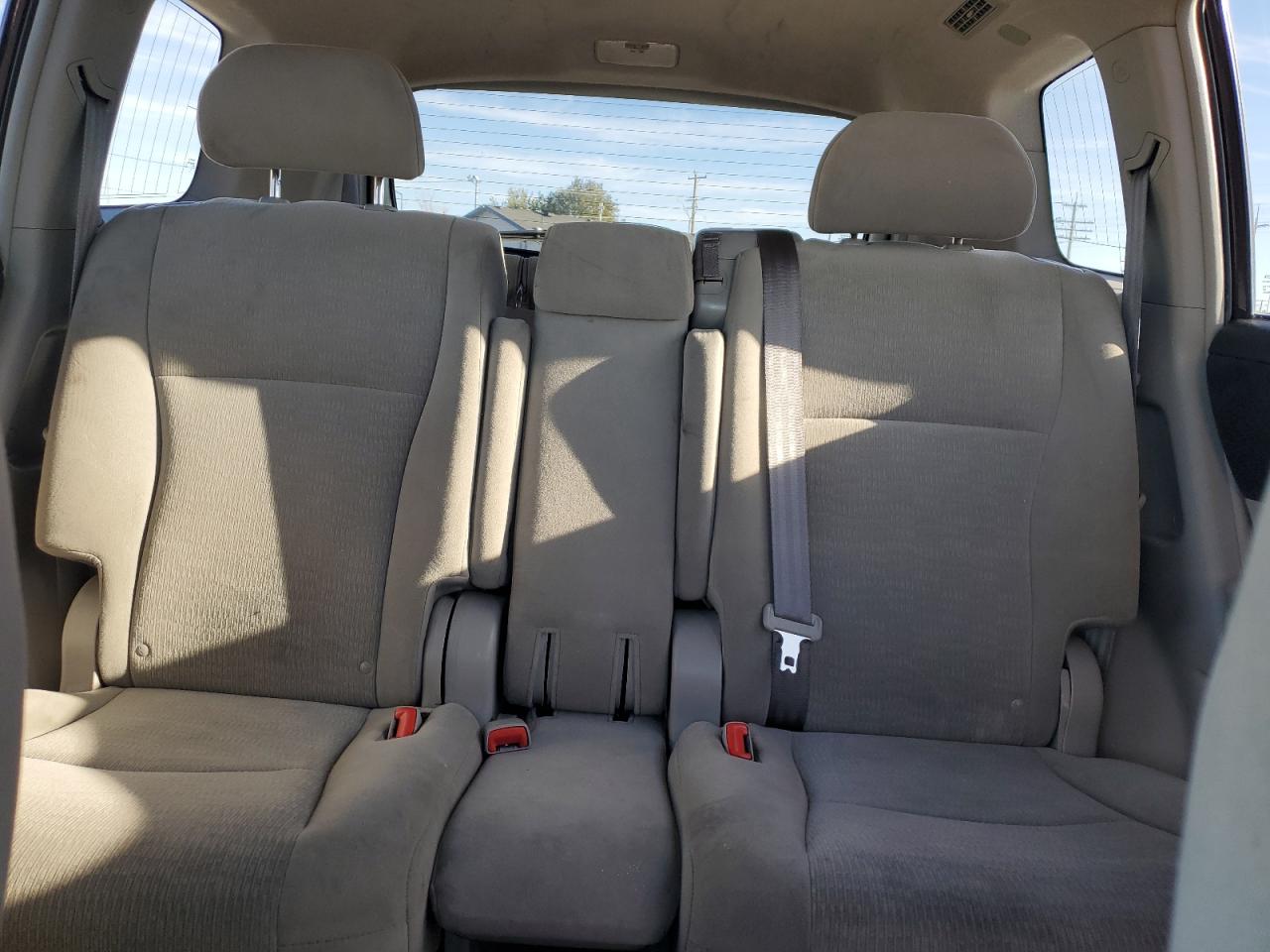 Toyota Highlander Base Image 13