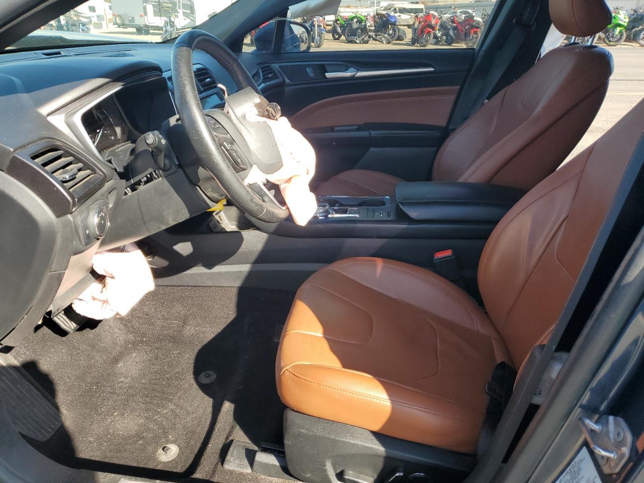 Ford Fusion Titanium Image 12