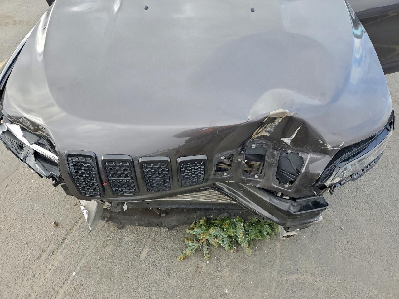 Jeep Grand Cherokee Latitude Plus Image 11