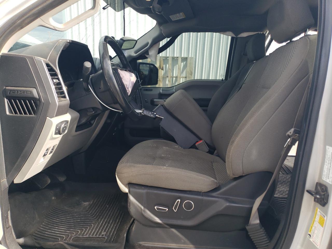 Ford F-150 Supercrew Image 7