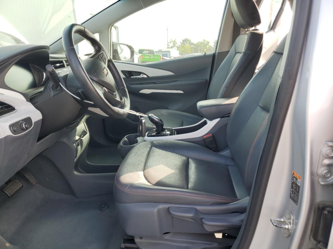 Chevrolet Bolt Premier Image 9