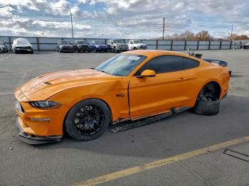  Salvage Ford Mustang