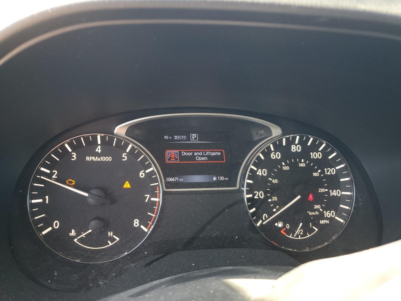 Nissan Pathfinder S Image 8