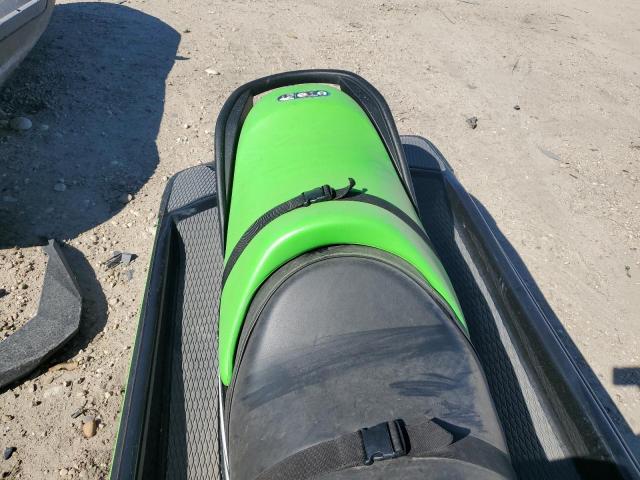 Kawasaki Jetski Image 9