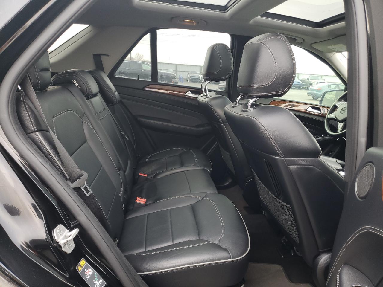 Mercedes-Benz M-Class 550 4matic Image 5