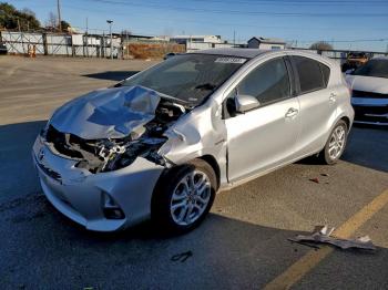  Salvage Toyota Prius