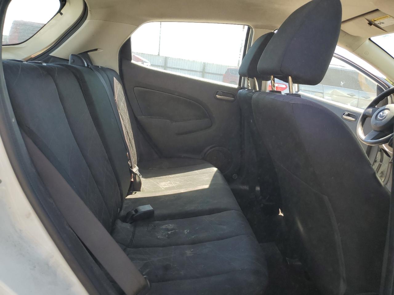 Mazda 2 Sport Image 10