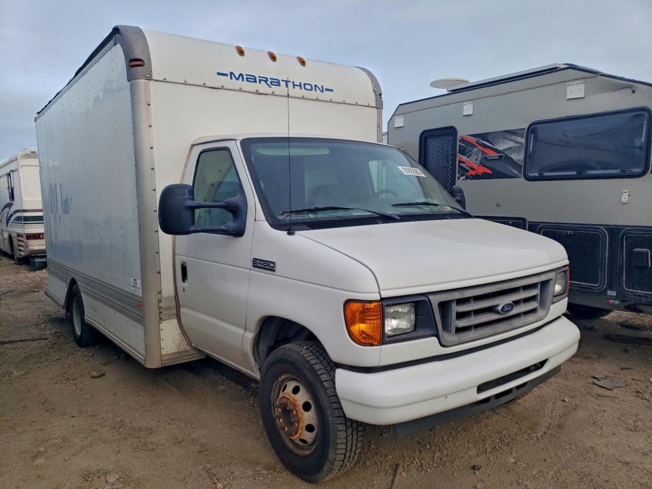 Ford Econoline E450 Super Duty Cutaway Van Image 1