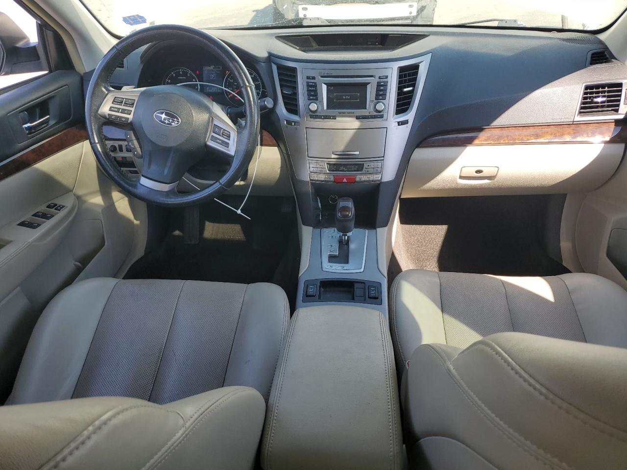 Subaru Legacy 2.5i Limited Image 10