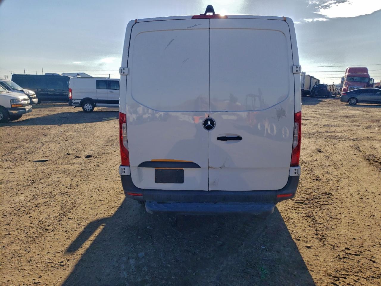 Mercedes-Benz Sprinter 2500 Image 4