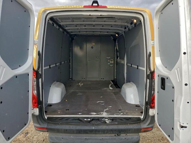 Mercedes-Benz Sprinter 2500 Image 12