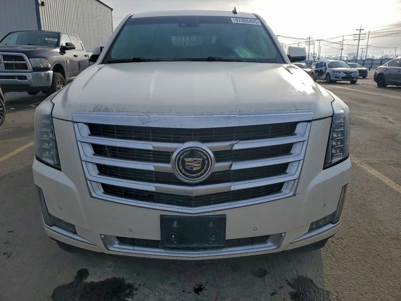 Cadillac Escalade Premium Image 6