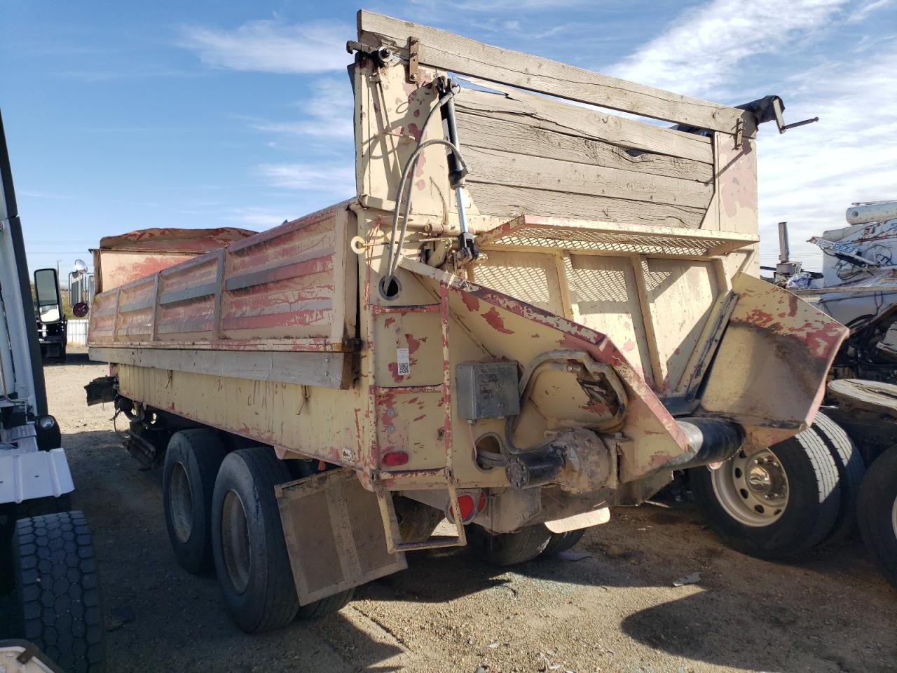 Peterbilt 378 Image 4