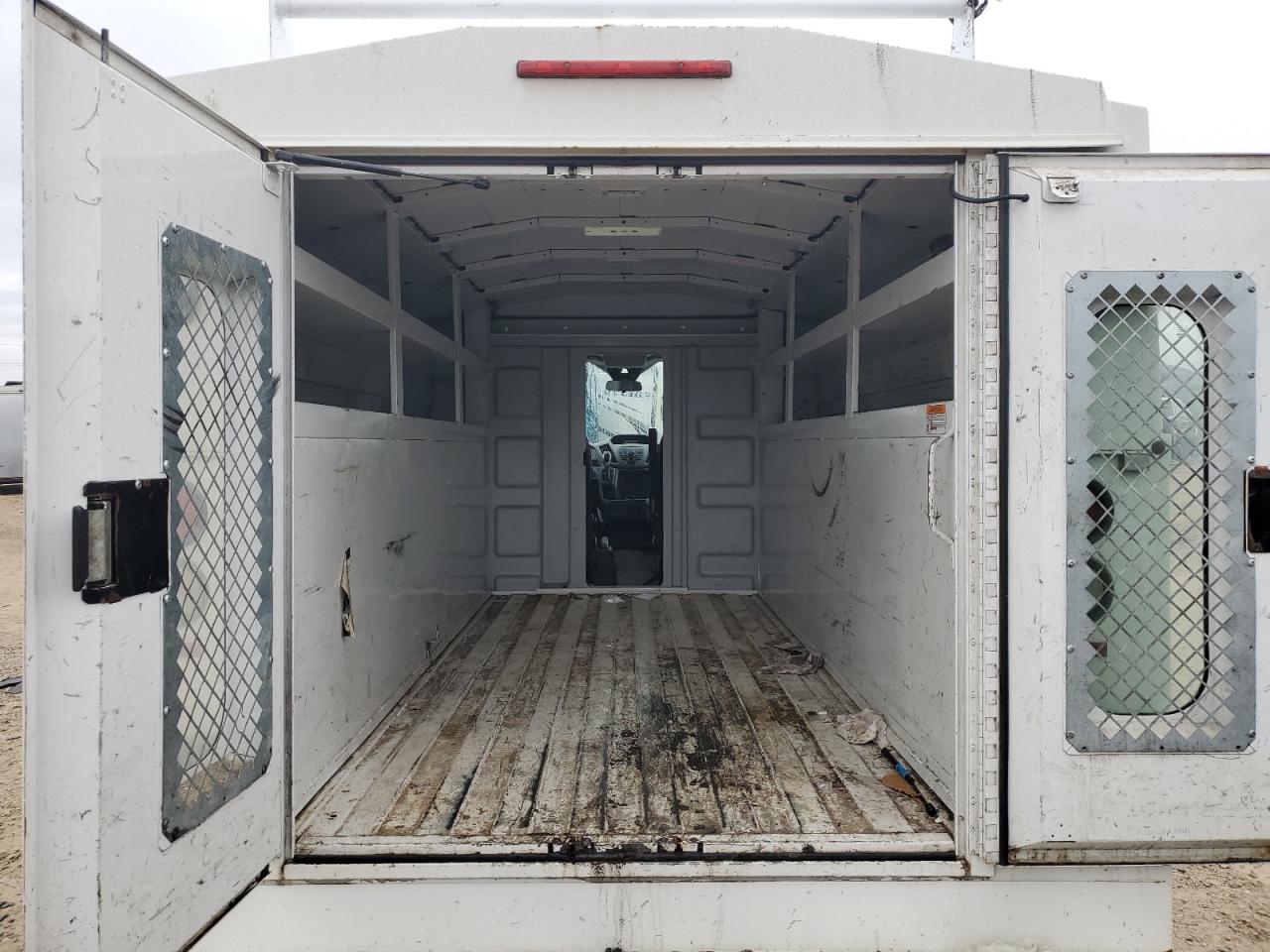 Ford Transit T-350 Image 9