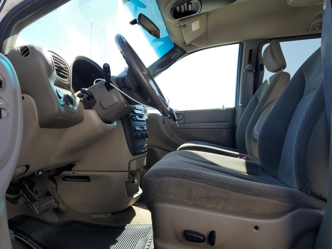 Dodge Caravan Sxt Image 7