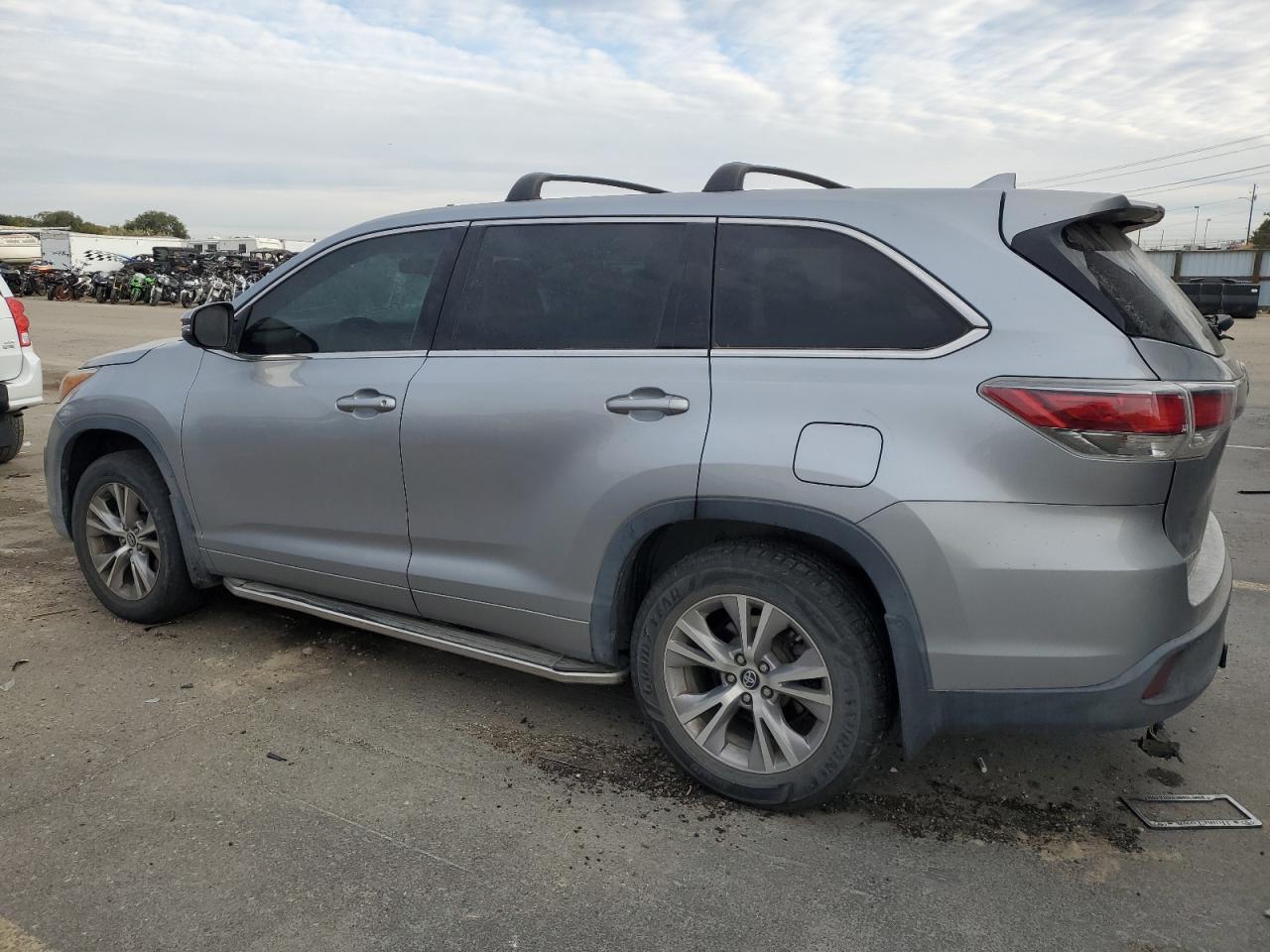 Toyota Highlander Le Image 2