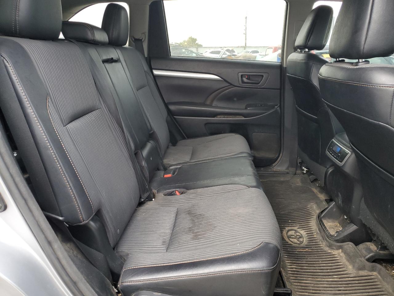 Toyota Highlander Le Image 5