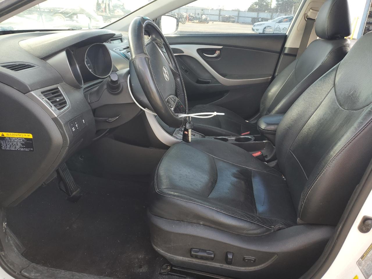 Hyundai ELANTRA Gls Image 4