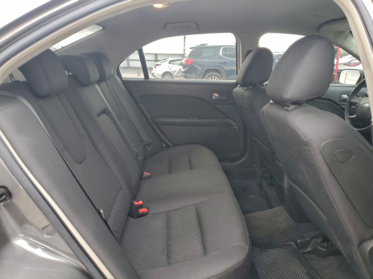 Ford Fusion Se Image 8