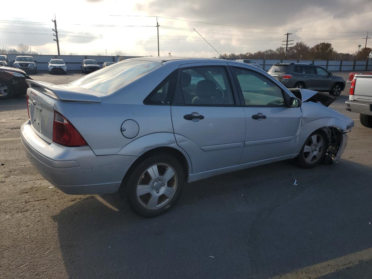 Ford Focus Zx4 Image 5