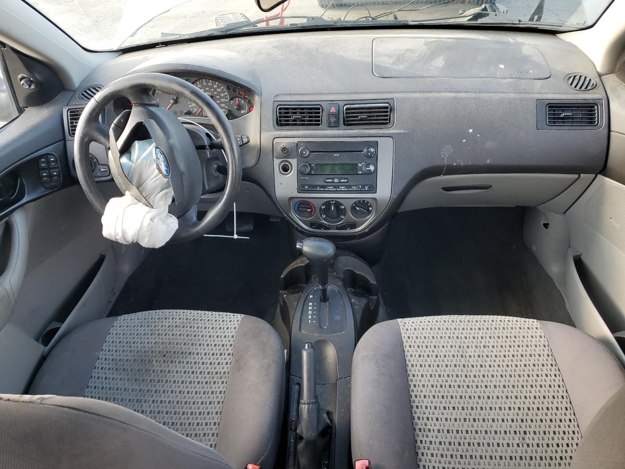 Ford Focus Zx4 Image 11