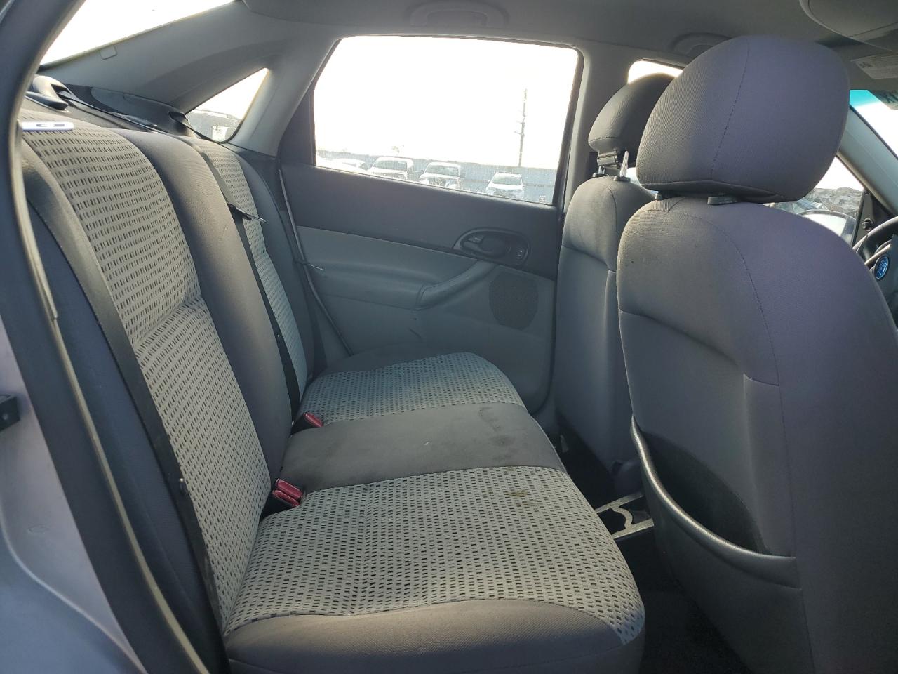 Ford Focus Zx4 Image 12