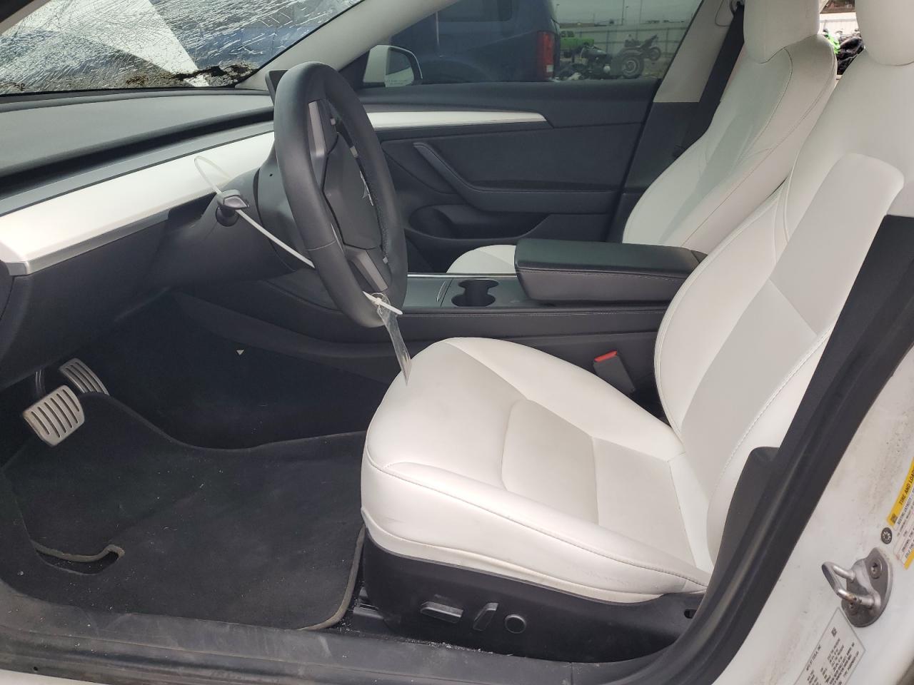 Tesla Model 3 Image 3