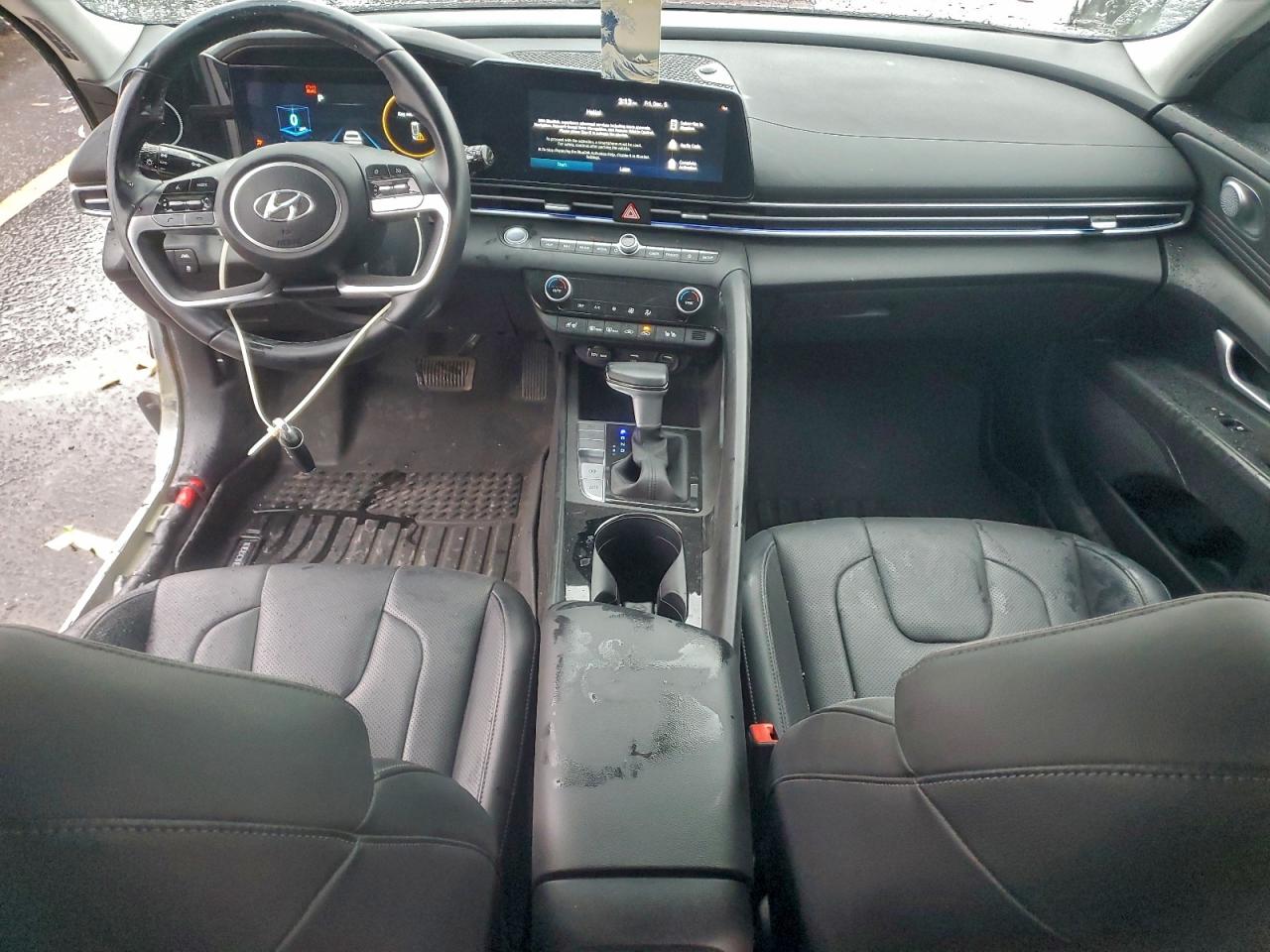 Hyundai ELANTRA Limited Image 7