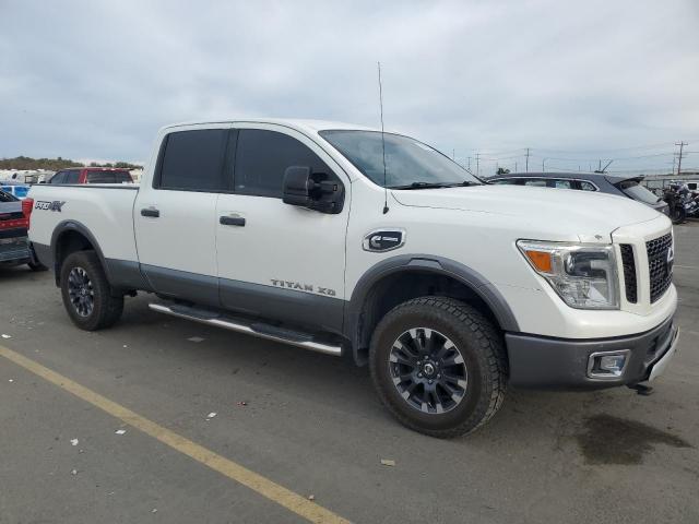 Nissan Titan Sl Image 11