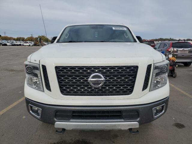 Nissan Titan Sl Image 12