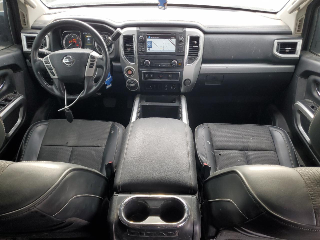 Nissan Titan Sl Image 6