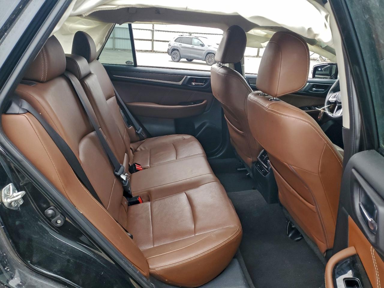 Subaru Outback Touring Image 4