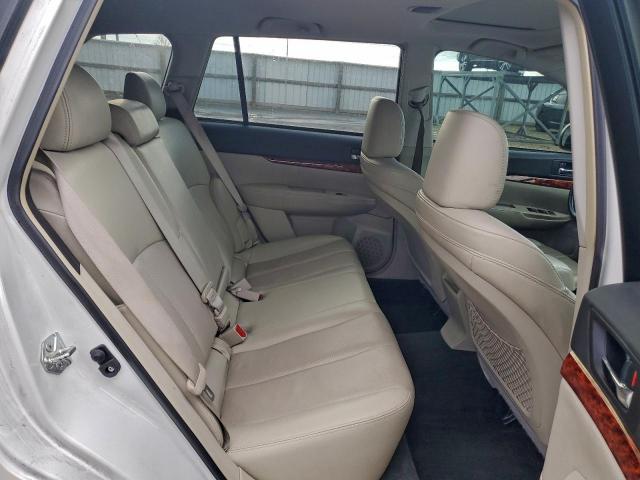 Subaru Outback 2.5i Limited Image 12