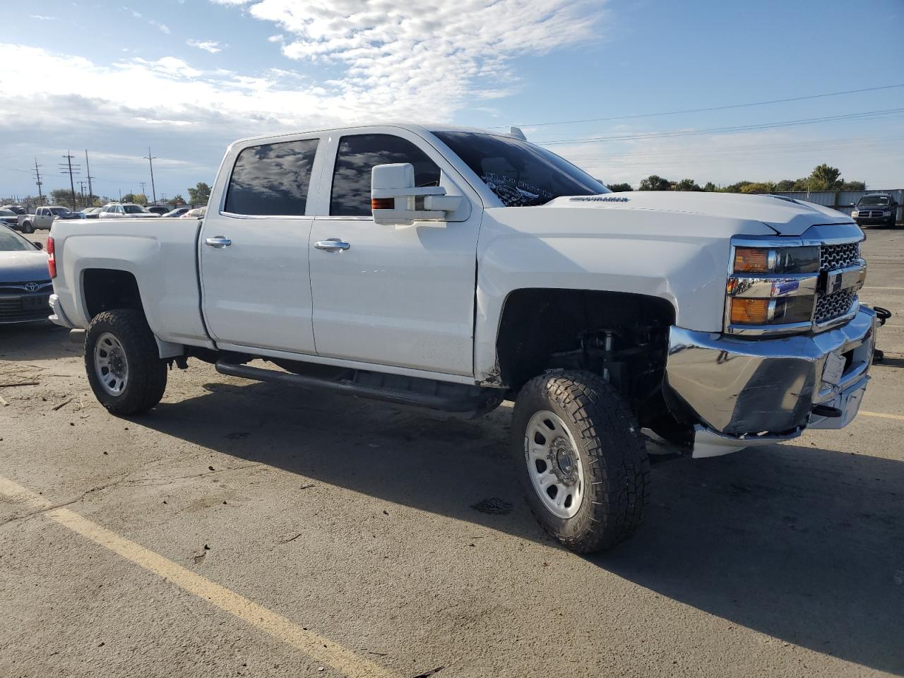 Chevrolet Silverado K3500 Image 2